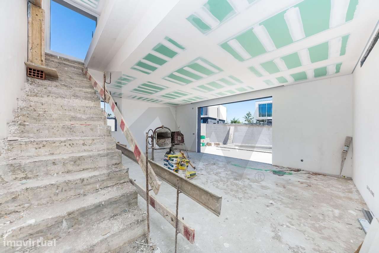 Moradia T4 Contemporânea - Jardim - Garagem para 2 viaturas, Piscina - - Grande imagem: 4/44