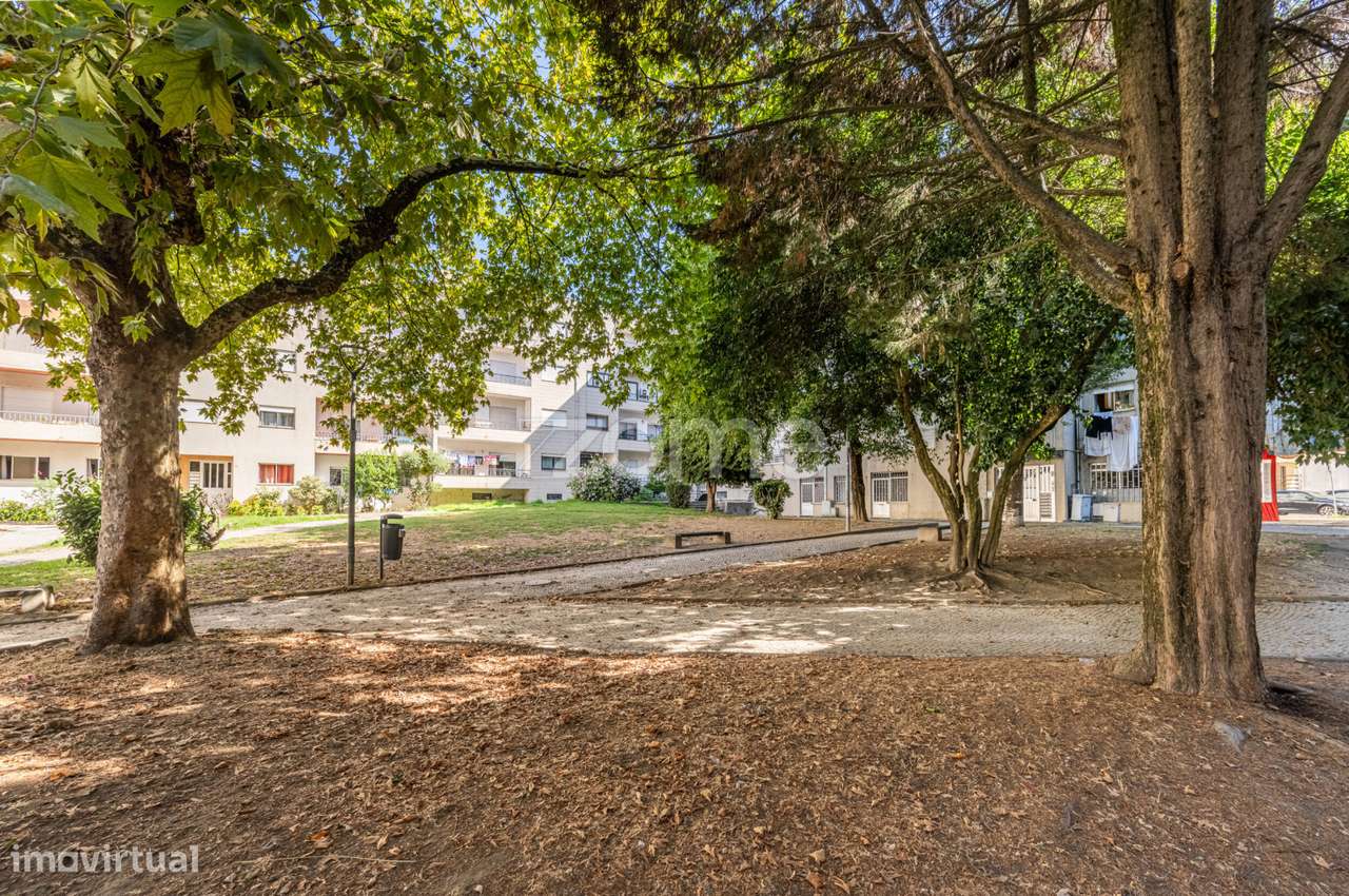 Apartamento T2 totalmente remodelado em São Lázaro - Braga-15