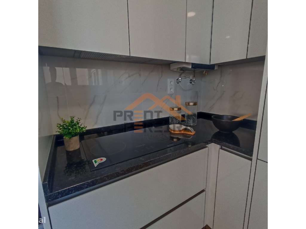 Apartamento T3, com varanda, em Benfica. - Grande imagem: 4/21