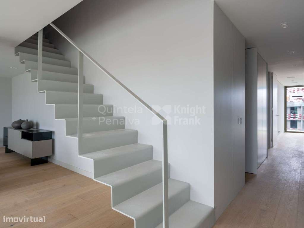 Apartamento T4 duplex com terraço e piscina em Lisboa - Grande imagem: 4/41