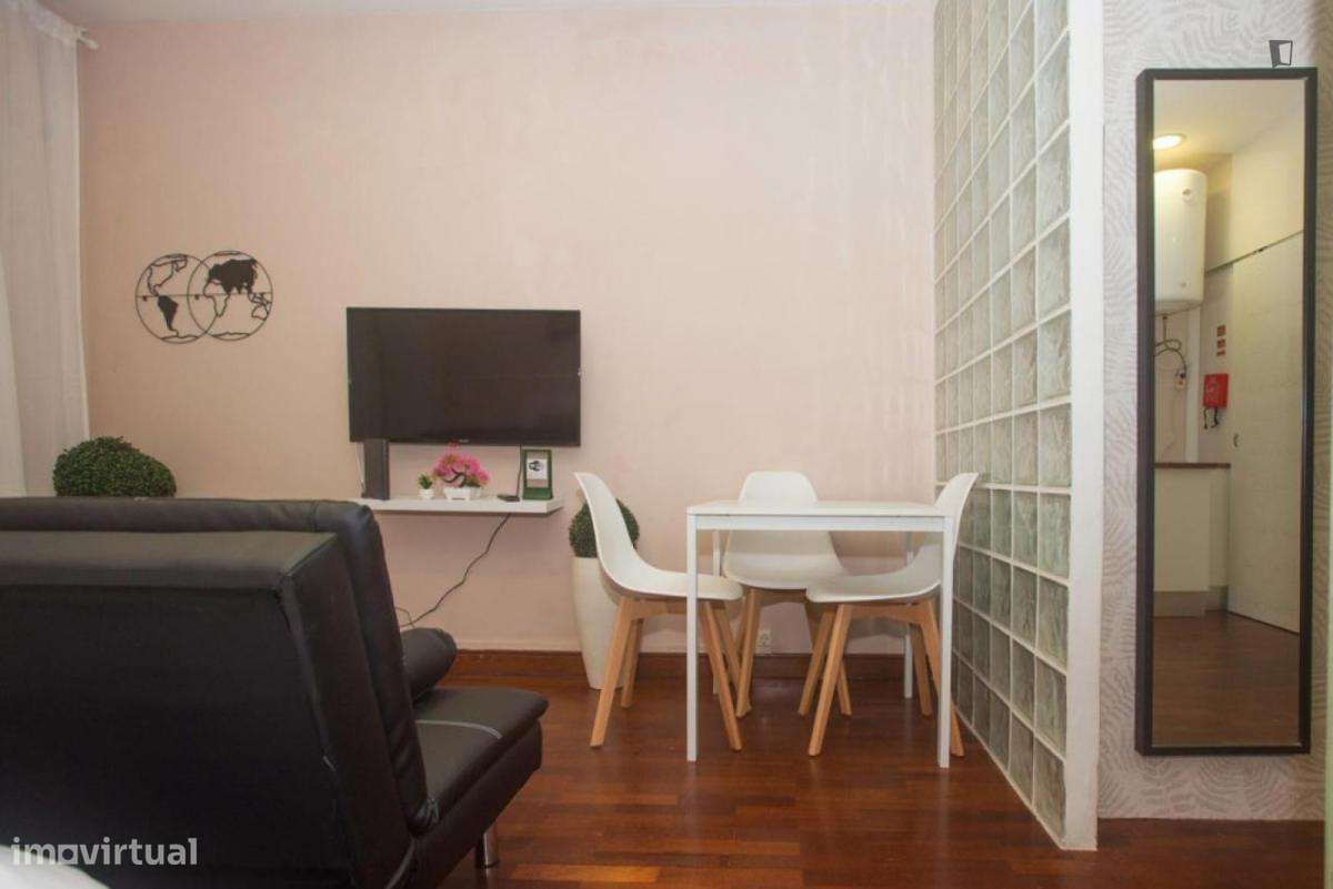 Estúdio - localizado em Cedofeita Porto - Grande imagem: 5/6