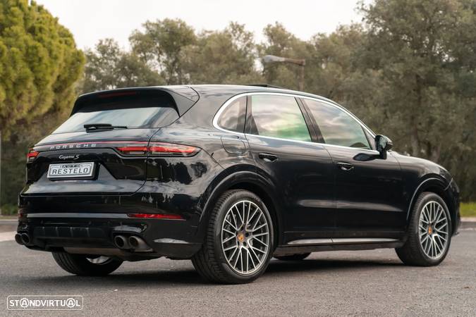 Porsche Cayenne S - 2