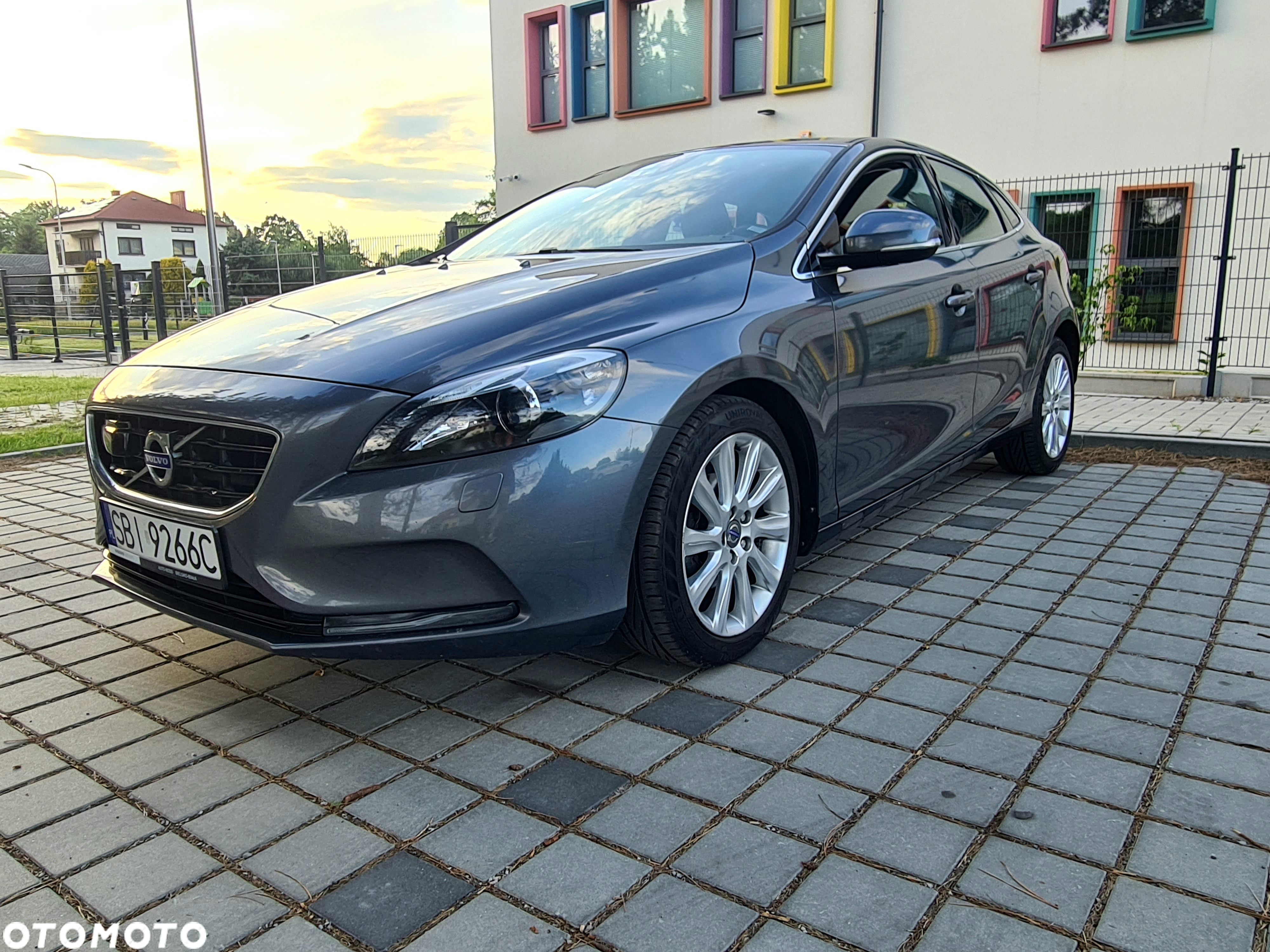 Volvo V40 D2 Summum - 2