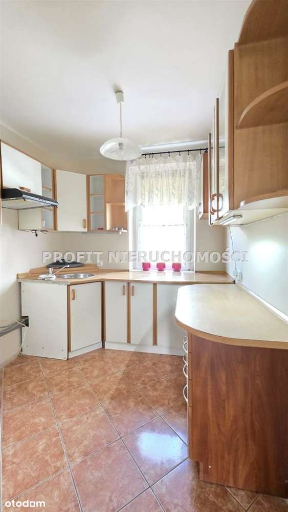 Środkowe mieszkanie z balkonem na parterze-8