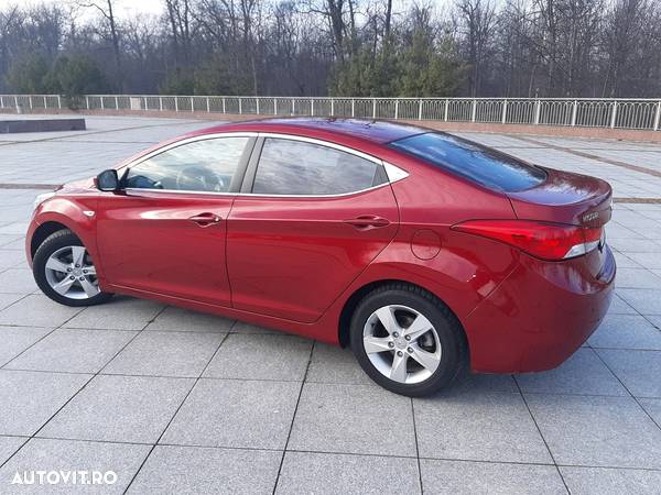 Hyundai Elantra 1.6 MPi Highway+ - 5