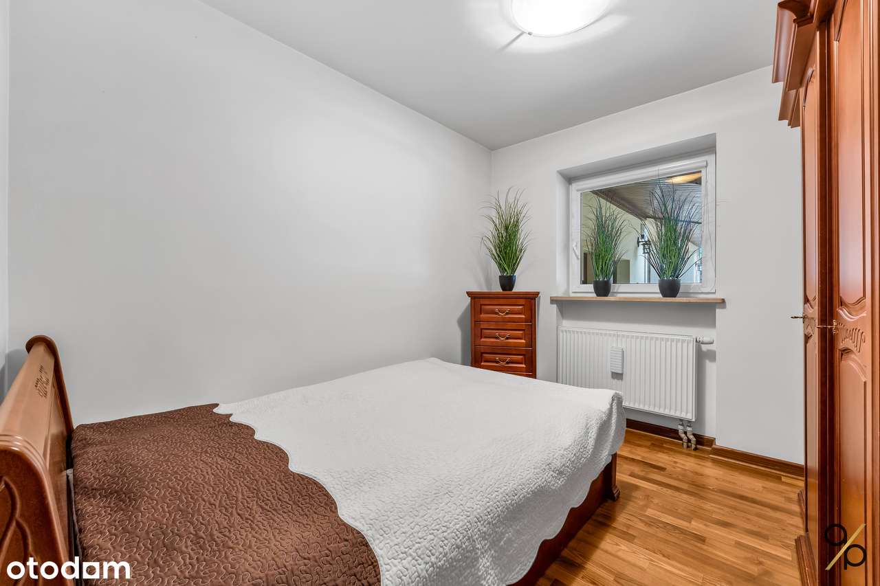 Przestronny dom przy lesie z 2 garażami i użytkowym poddaszem-4