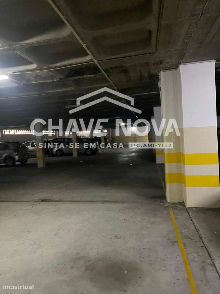 T4 p/ Renovar c/ Varanda em Ramalde - Grande imagem: 5/6