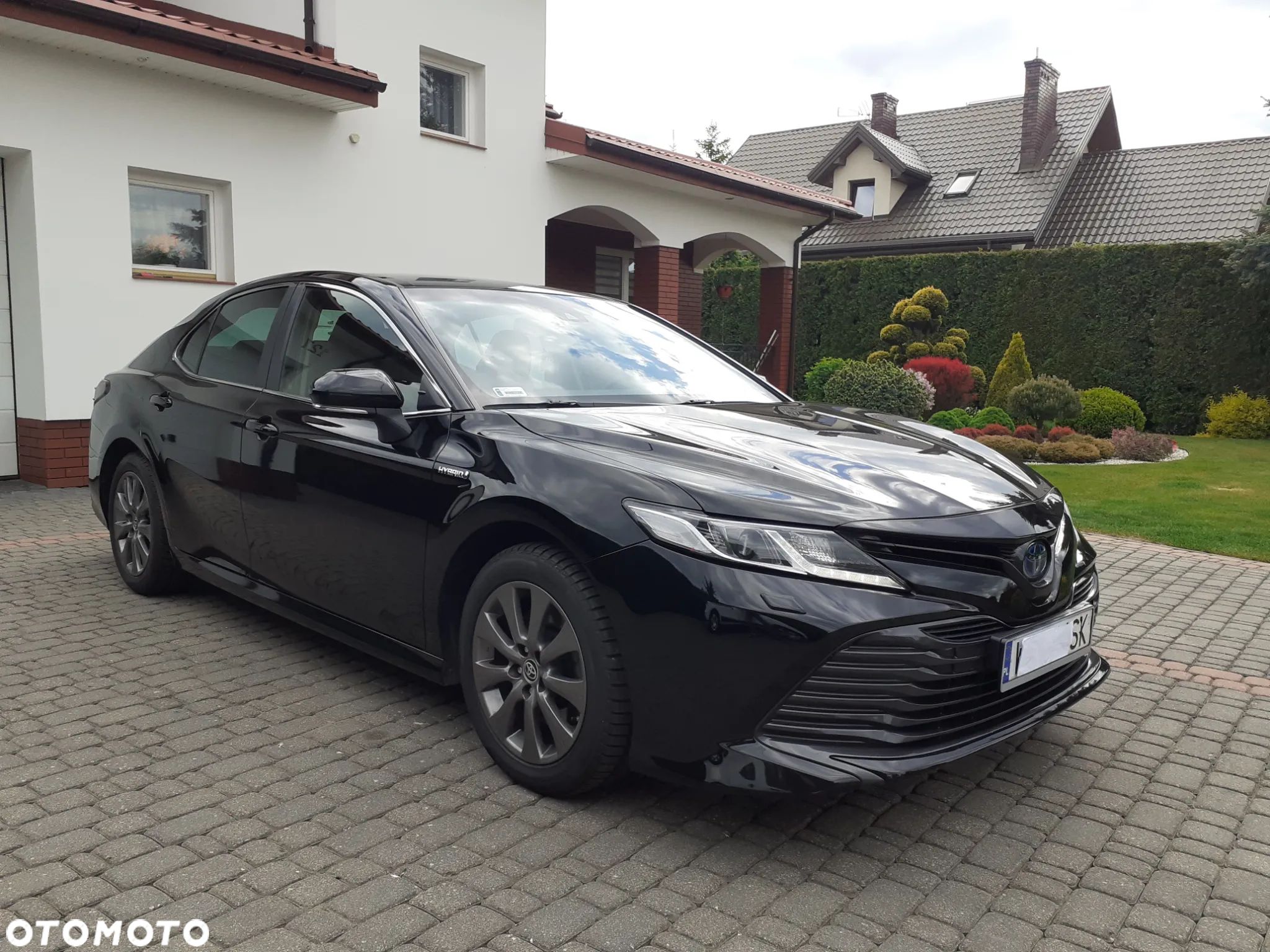 Toyota Camry 2.5 Hybrid Comfort CVT - 1