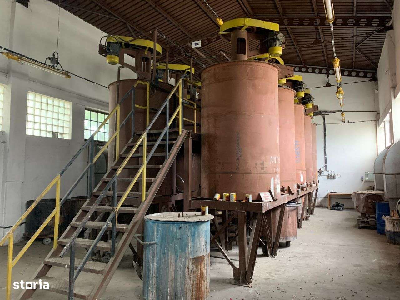 Fabrica de rasini si vopsele, utilaje - licitatie faliment-4