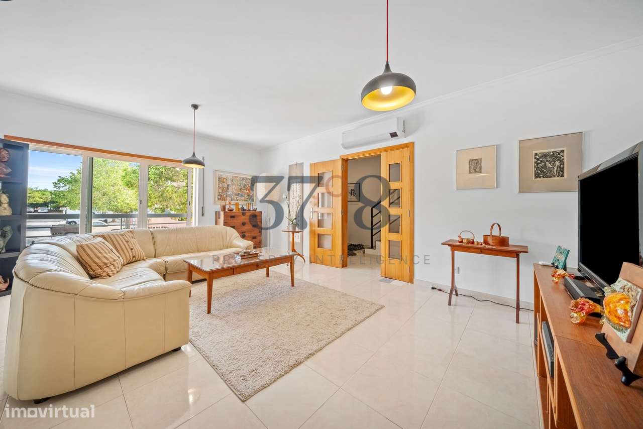 T4 - Moradia Versátil com Terraços, Garagem Dupla - Tavira Residencial-2