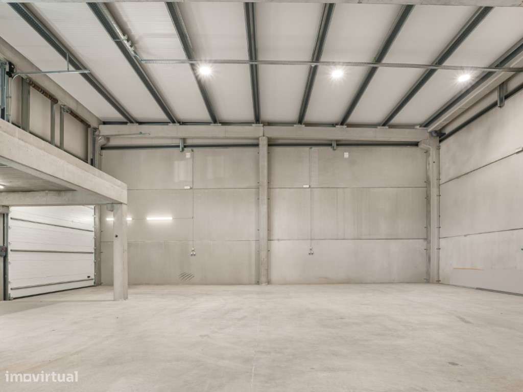 Armazém em rentabilidade à venda , Quinta de Matos-9