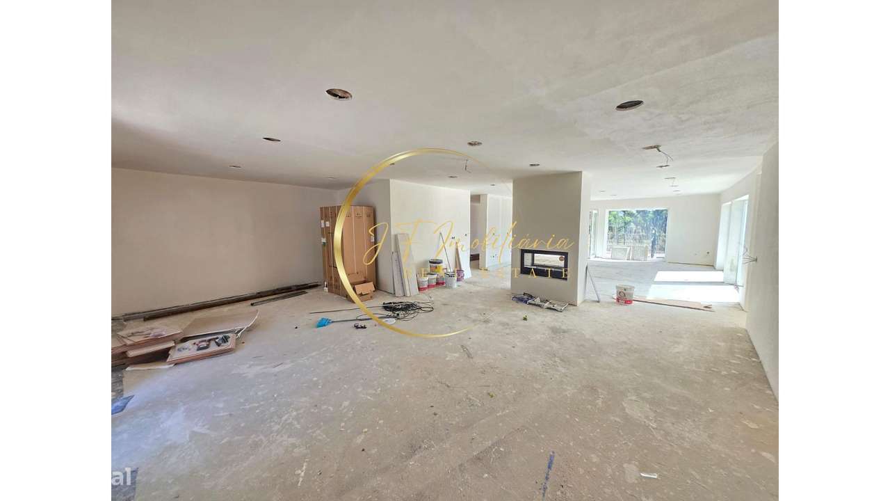 Moradia T4 com Piscina - Oliveirinha - Grande imagem: 2/32