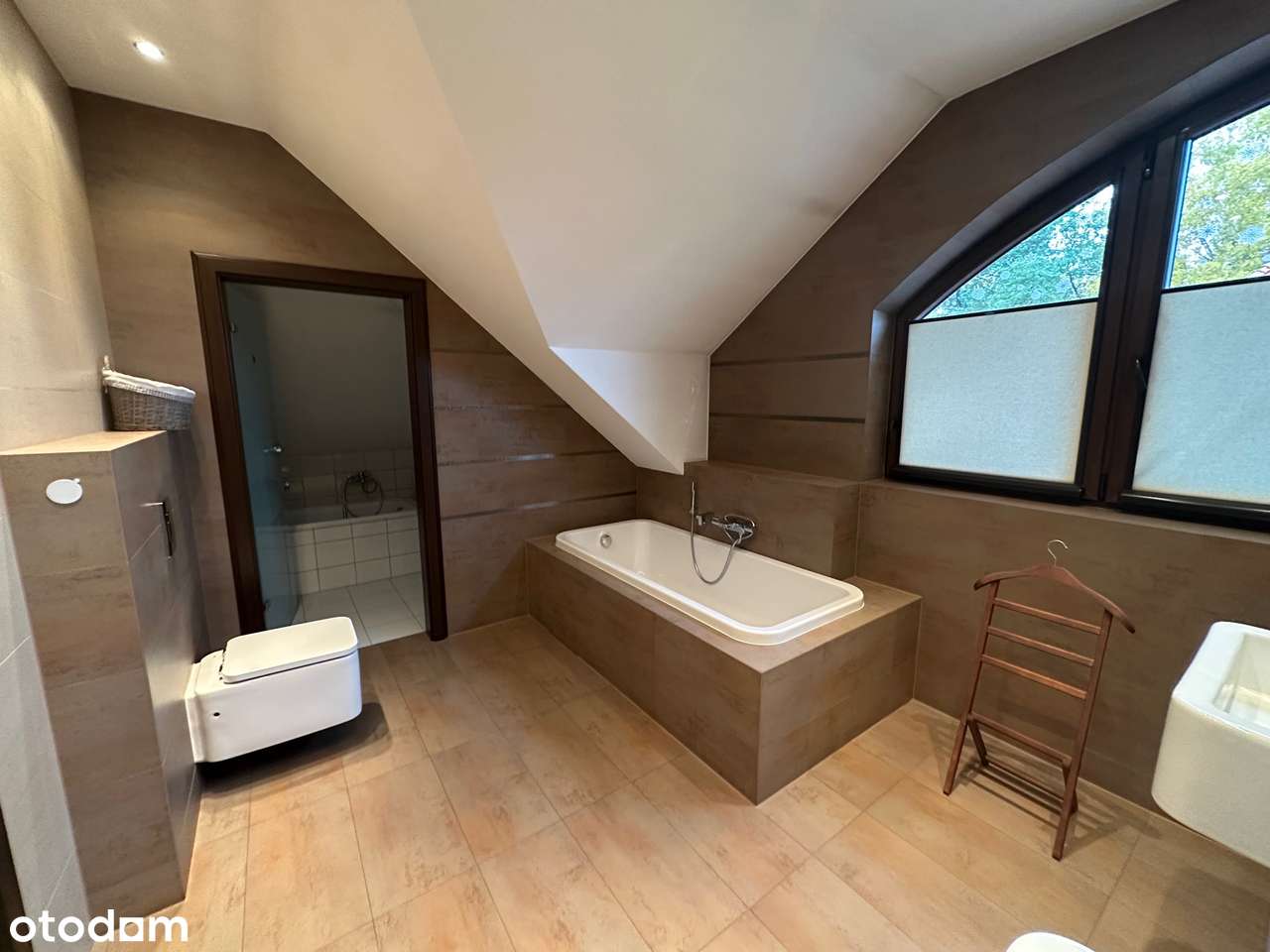 Dom jednorodzinny  Lisiniec zamknięte osiedle gotowy do zamieszkania-12