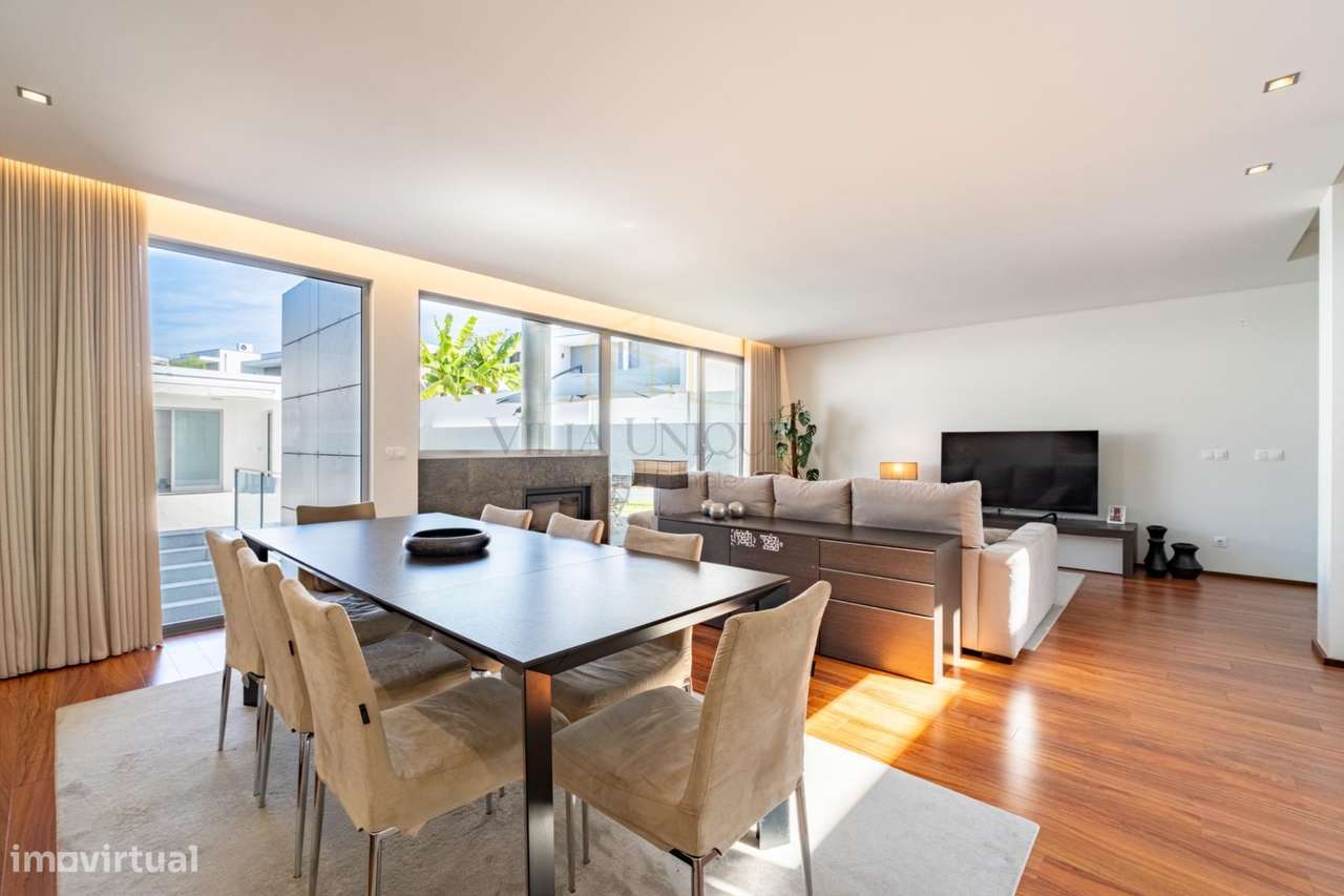 Moradia Geminada T3 com Suite, Jardim de Inverno, Garagem Fechada...-3