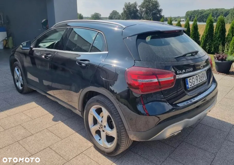 Mercedes-Benz GLA - 2