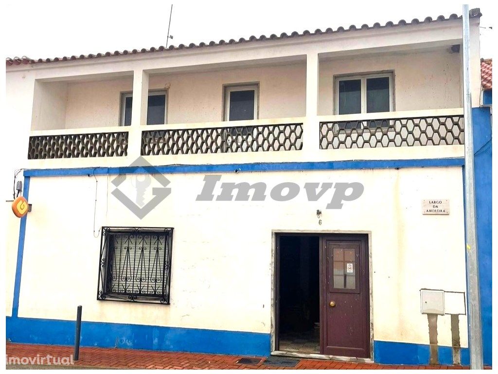 Moradia com Espaço Comercial na Vila de Garvão, Ourique