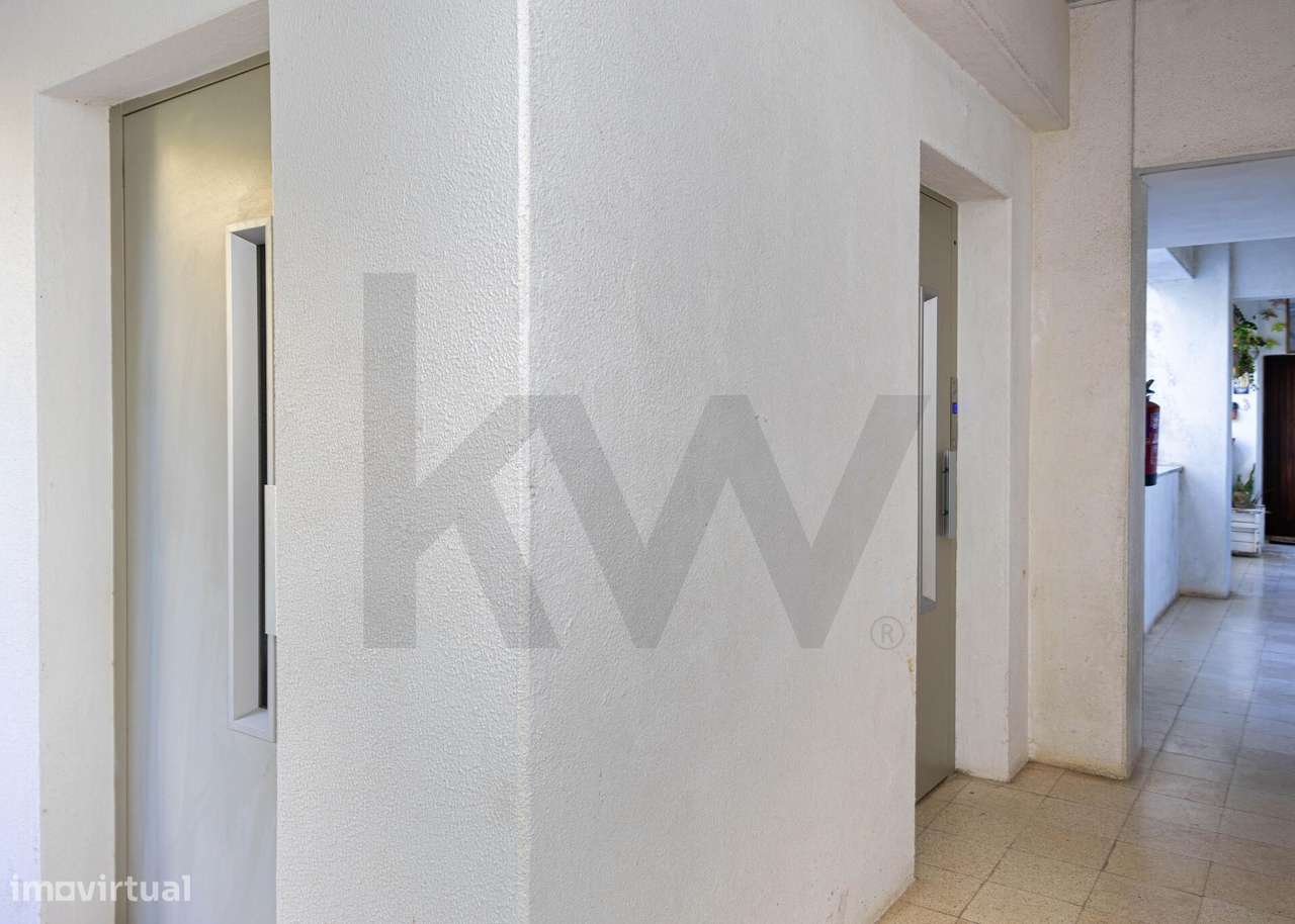 Apartamento no Edifício Copacabana | Estoril-17