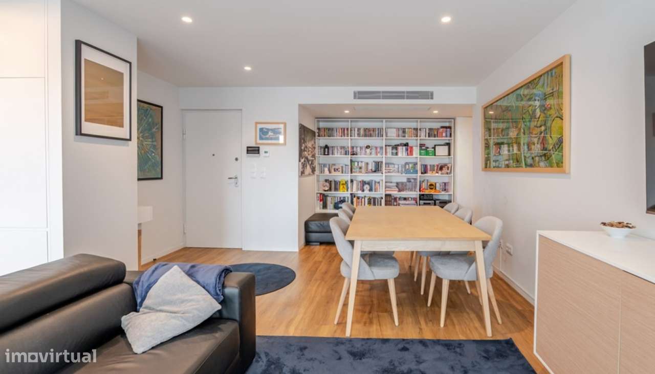 Apartamento T3 com varanda e vistas desafogadas em Leça da Palmeira-8