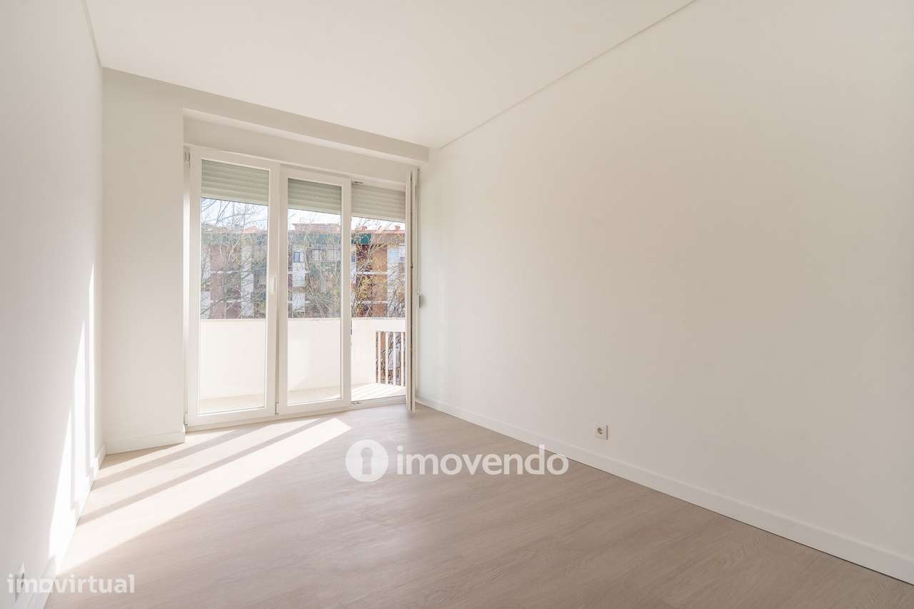 Apartamento T3 remodelado, com cozinha equipada, na Serra das Minas-14