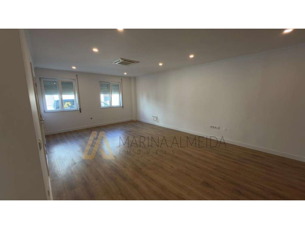 Moradia t4 com 2 pisos ( 5 assoalhadas), com 228m2, Piscina aquecid...-4