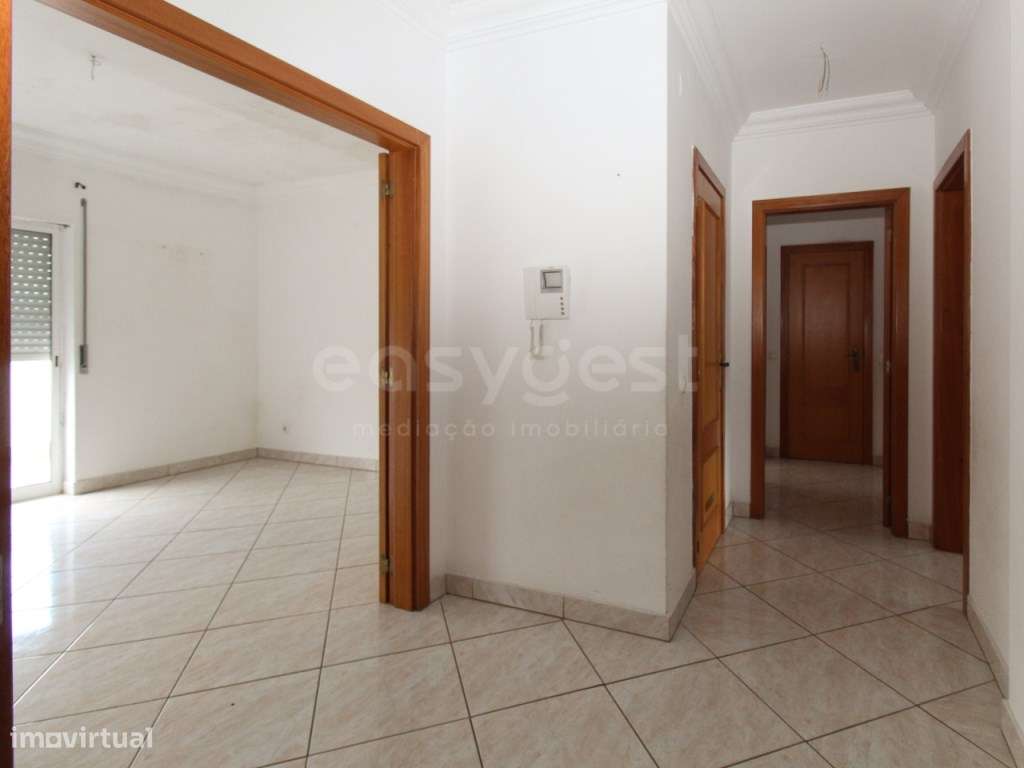 Apartamento T2 com elevador na rua Manuel Martins Garrocho em Olhão - Grande imagem: 5/33
