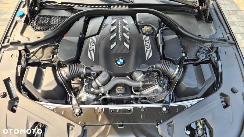 BMW Seria 8 M850i xDrive - 26