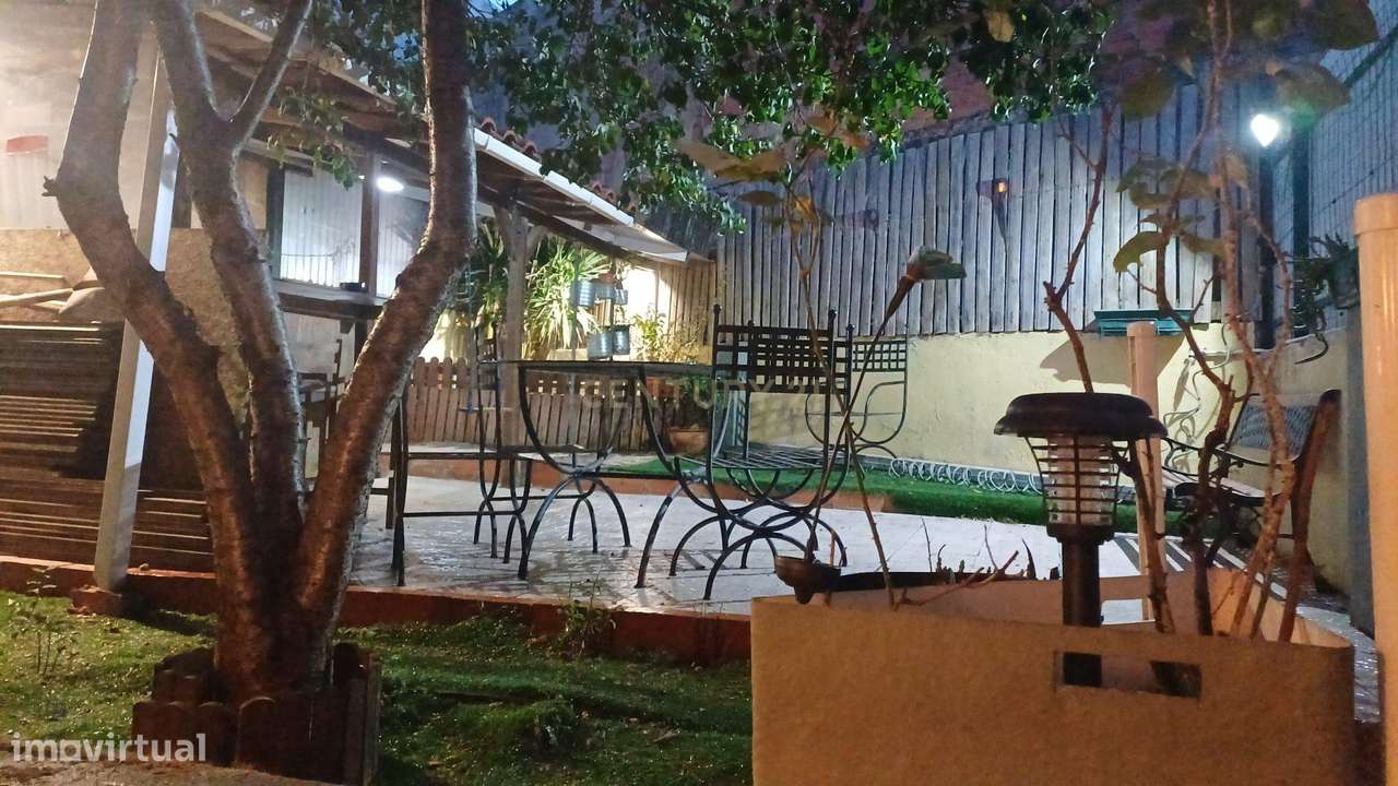 Apartamento T2+1 com Terraço no Centro de Odivelas-33