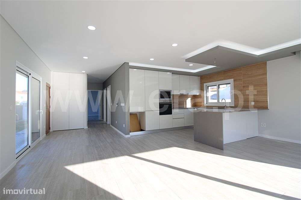 Moradia Isolada T4; Fernão Ferro - Grande imagem: 4/18