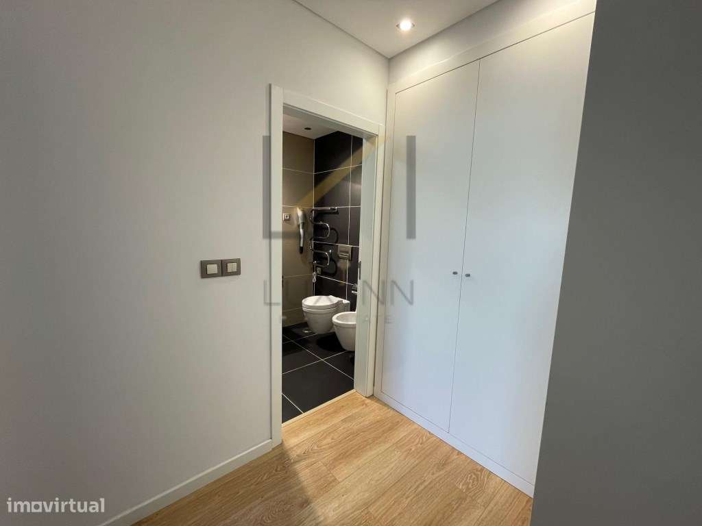 Apartamento T1, com varanda ampla e vista mar em Setúbal-19