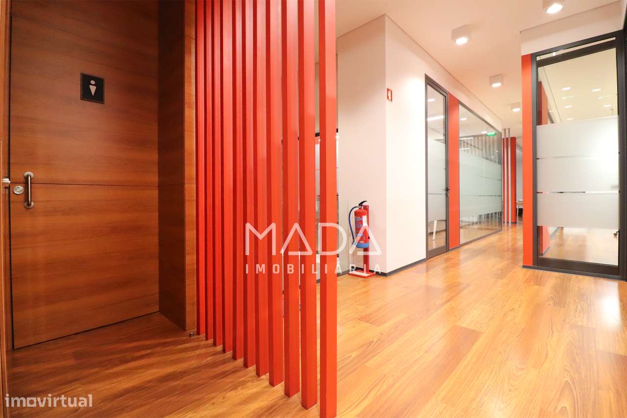 Escritório c/garagem (12 carros) na Av. da República em V.N. de Gaia-10