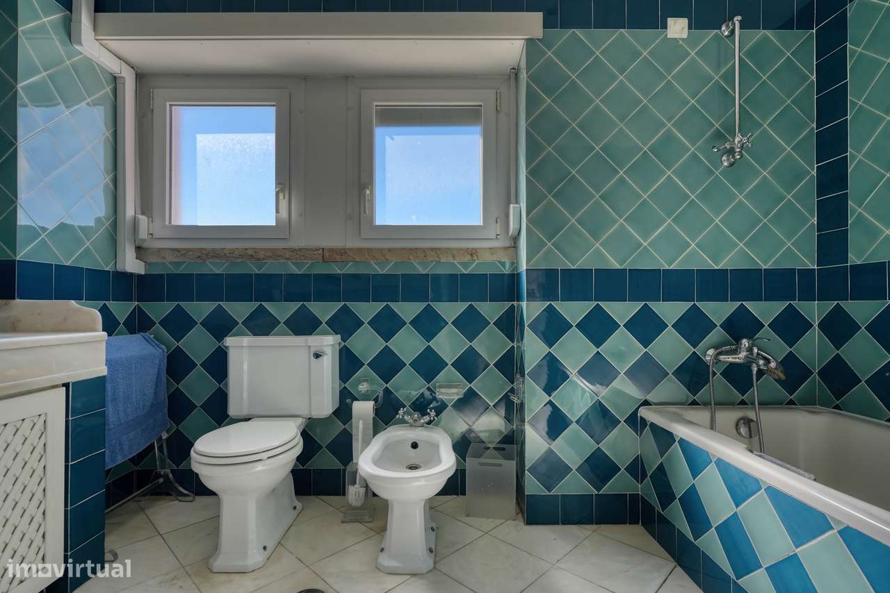 Apartamento T4 com varanda na Av. João XXI, Lisboa-37