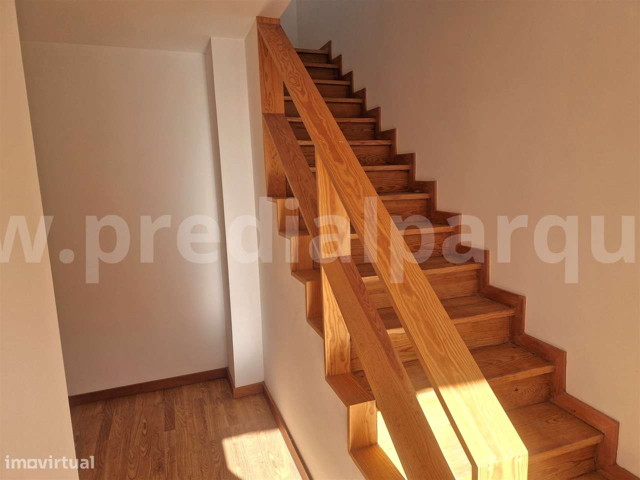 Moradia T3+1 para venda no Bairro António Aroso-14