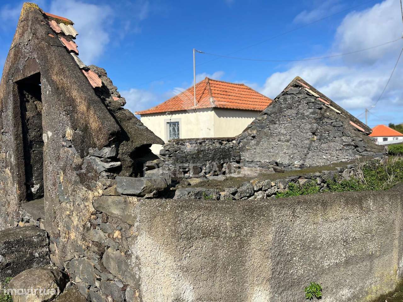 MORADIA + UM PALHEIRO PARA RECONSTRUÇÃO NA PONTA DO PARGO COM 670M2... - Grande imagem: 4/8