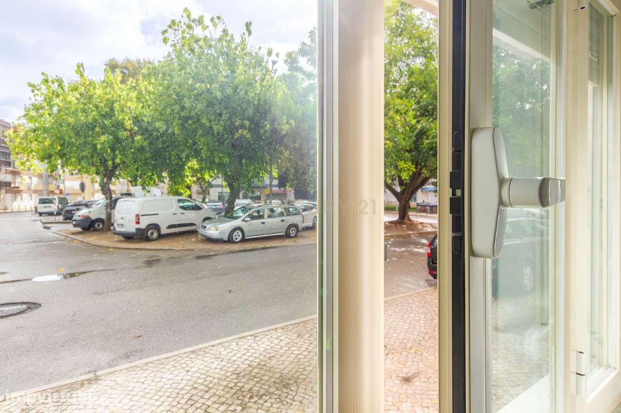 Apartamento originalmente T3, convertido em T2 (mas facilmente reversí-7