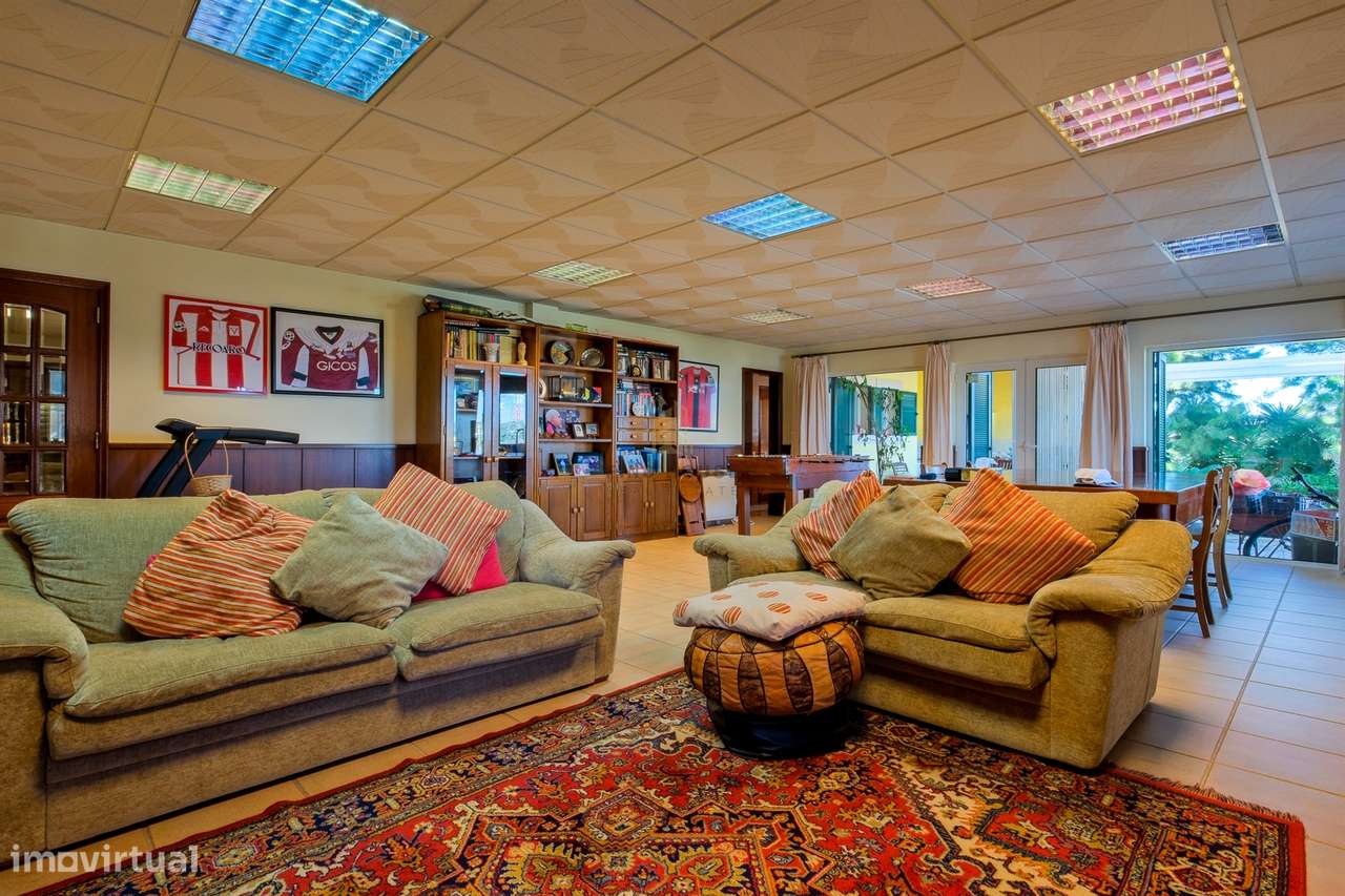 Moradia Isolada T4 com piscina, campo de ténis e logradouro em Cachoei-16