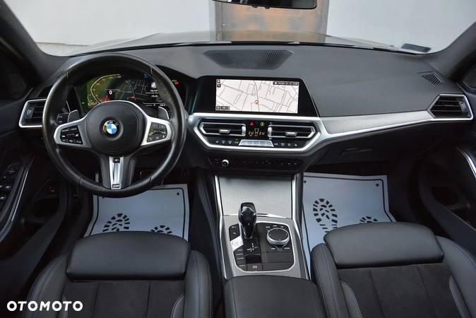 BMW Seria 3 320d xDrive mHEV M Sport - 17