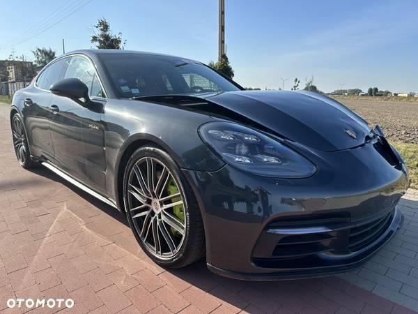 Porsche Panamera 4 E-Hybrid 10 Years Edition - 5