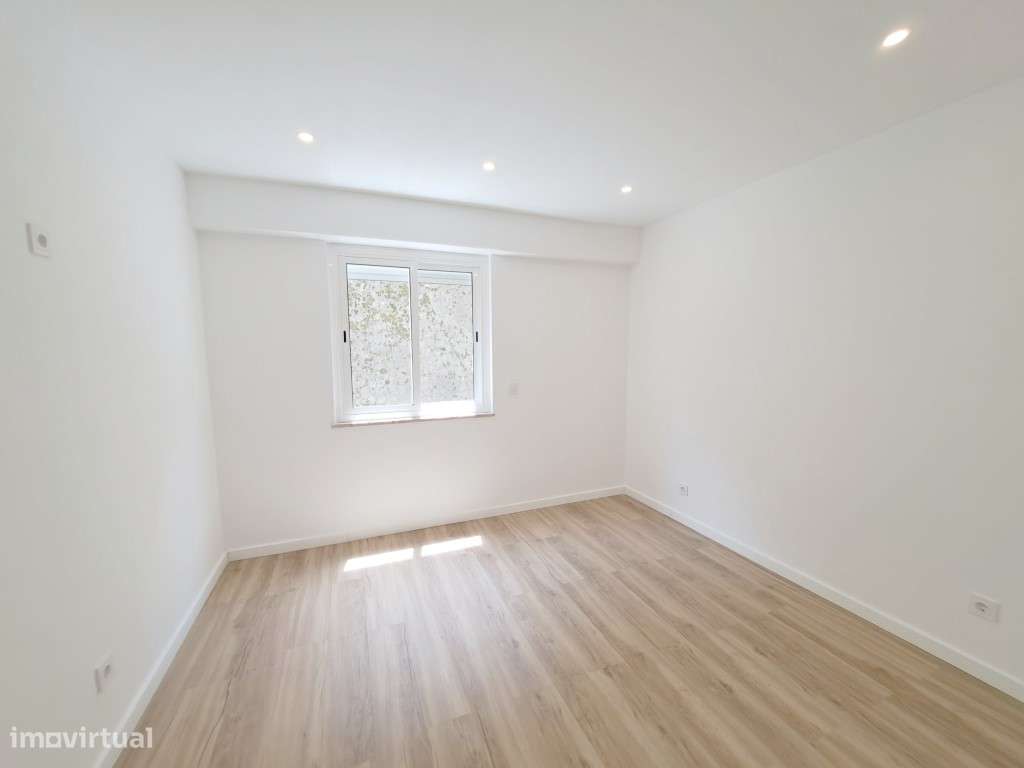 Apartamento T2 para venda em Amadora - Lisboa-25