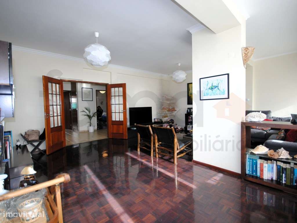 **Oportunidade Única: Moradia T6 à Venda!**-34