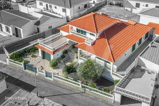 Moradia Térrea, para Venda T3 c/ Jardim e Garagem em Porto Santo