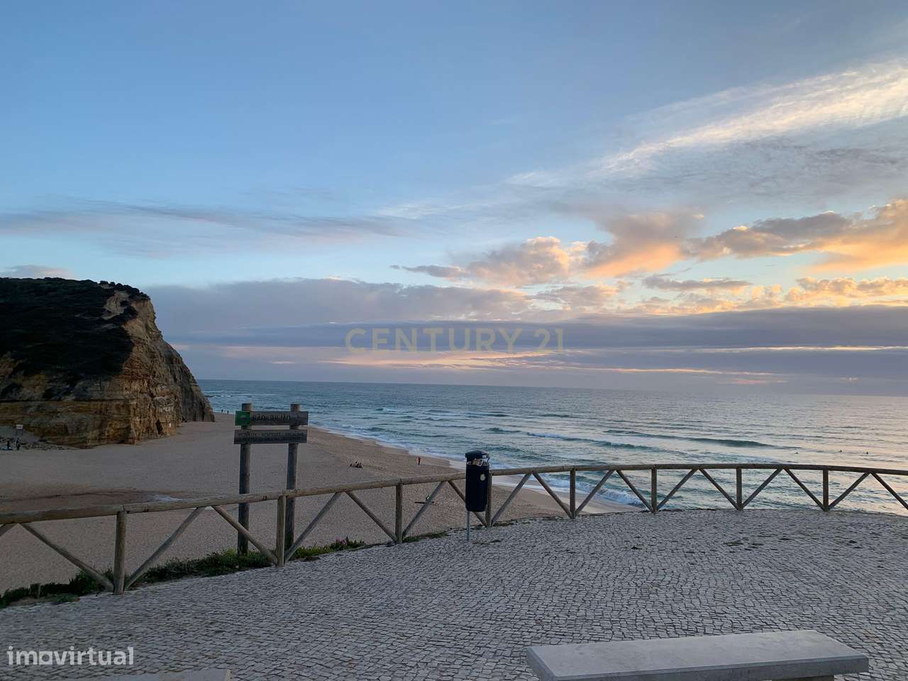 Moradia T5 renovada com piscina, perto da Ericeira.-43