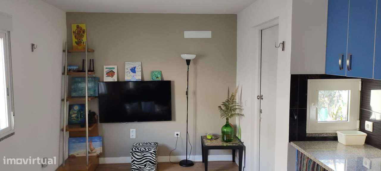 4 casas com tipologias T1, em terreno de  692m2,  à Marina do Freixo-45