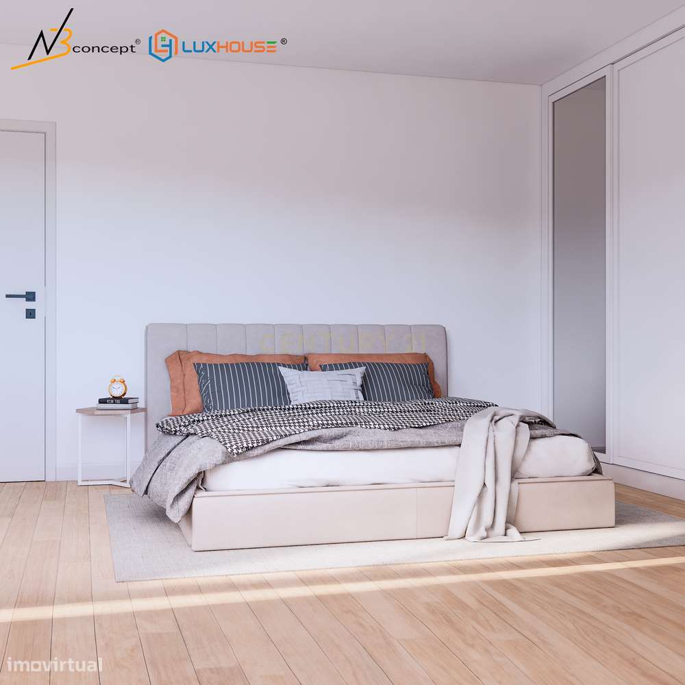 Moradia T4 em banda  com Piscina, Fernão Ferro-35