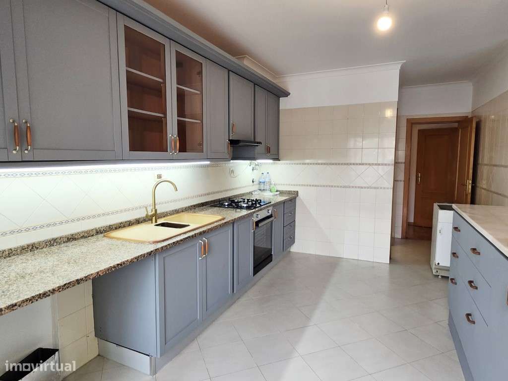 Apartamento T2 com Parqueamento e Arrecadação- Malveira Centro - Grande imagem: 5/16