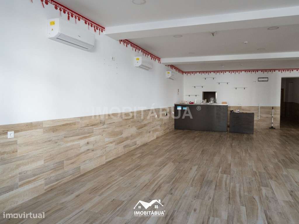 Espaço comercial com habitação T5 no centro da vila - Grande imagem: 3/55