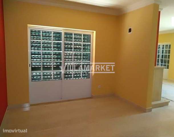 Moradia V3 da banca situada na Urbanização Quinta Vale Verde em Benave-18