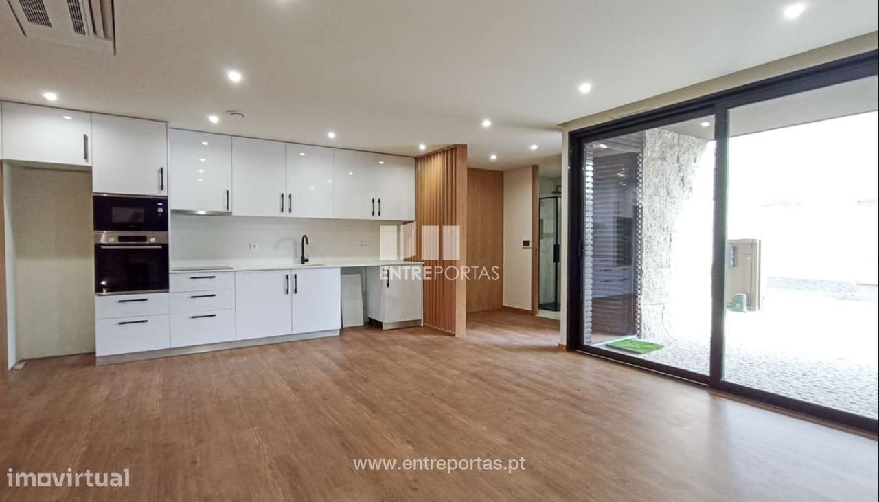 Venda de Moradia V2 nova, Aver-o-Mar, Póvoa de Varzim - Grande imagem: 2/23