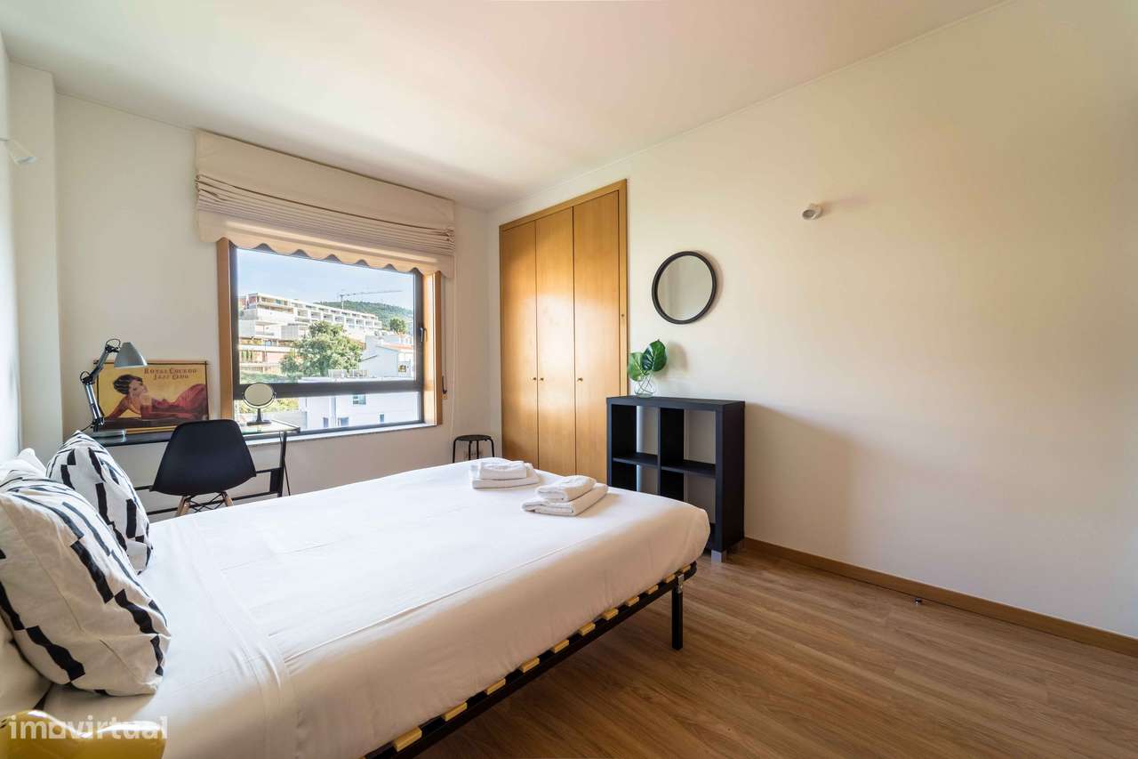 Quarto privado em apartamento partilhado - próximo ao Minho Center - Grande imagem: 3/39