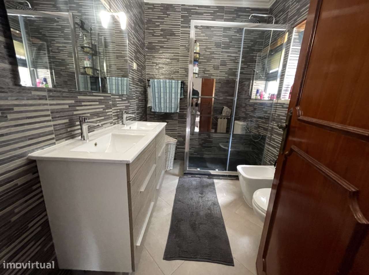 OPORTUNIDADE ÚNICA! Moradia T4 com Suite e Vista Desafogada .-13