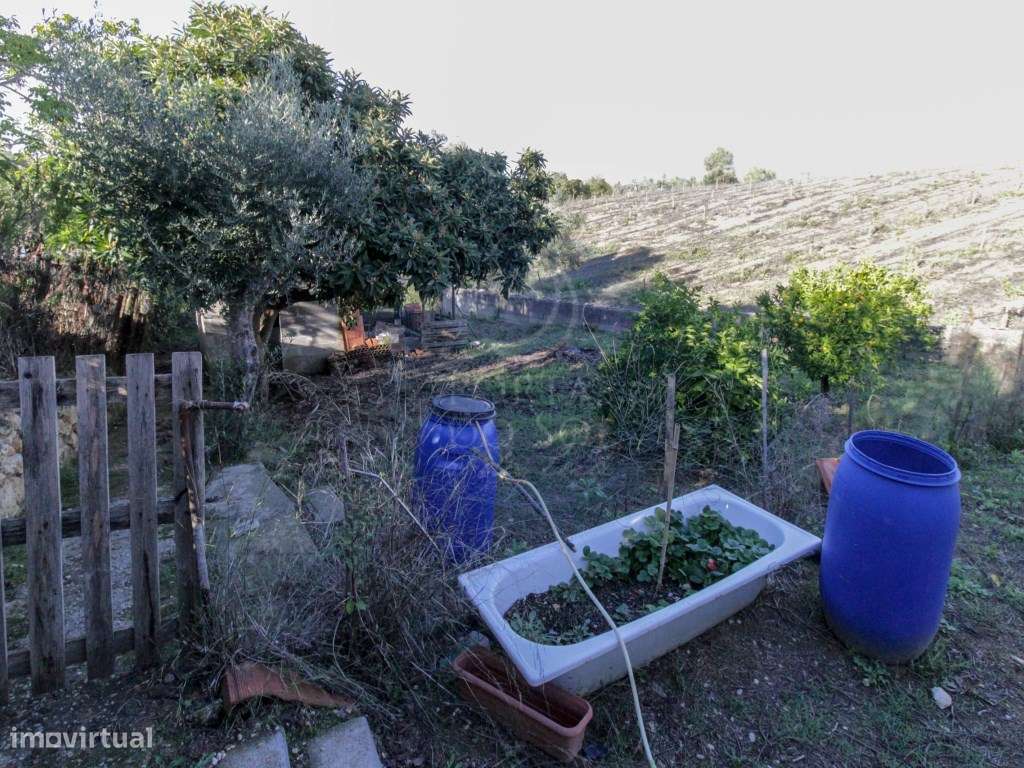 Moradia V3 c garagem em 1.040 m2 a 1 hora de Lisboa-35